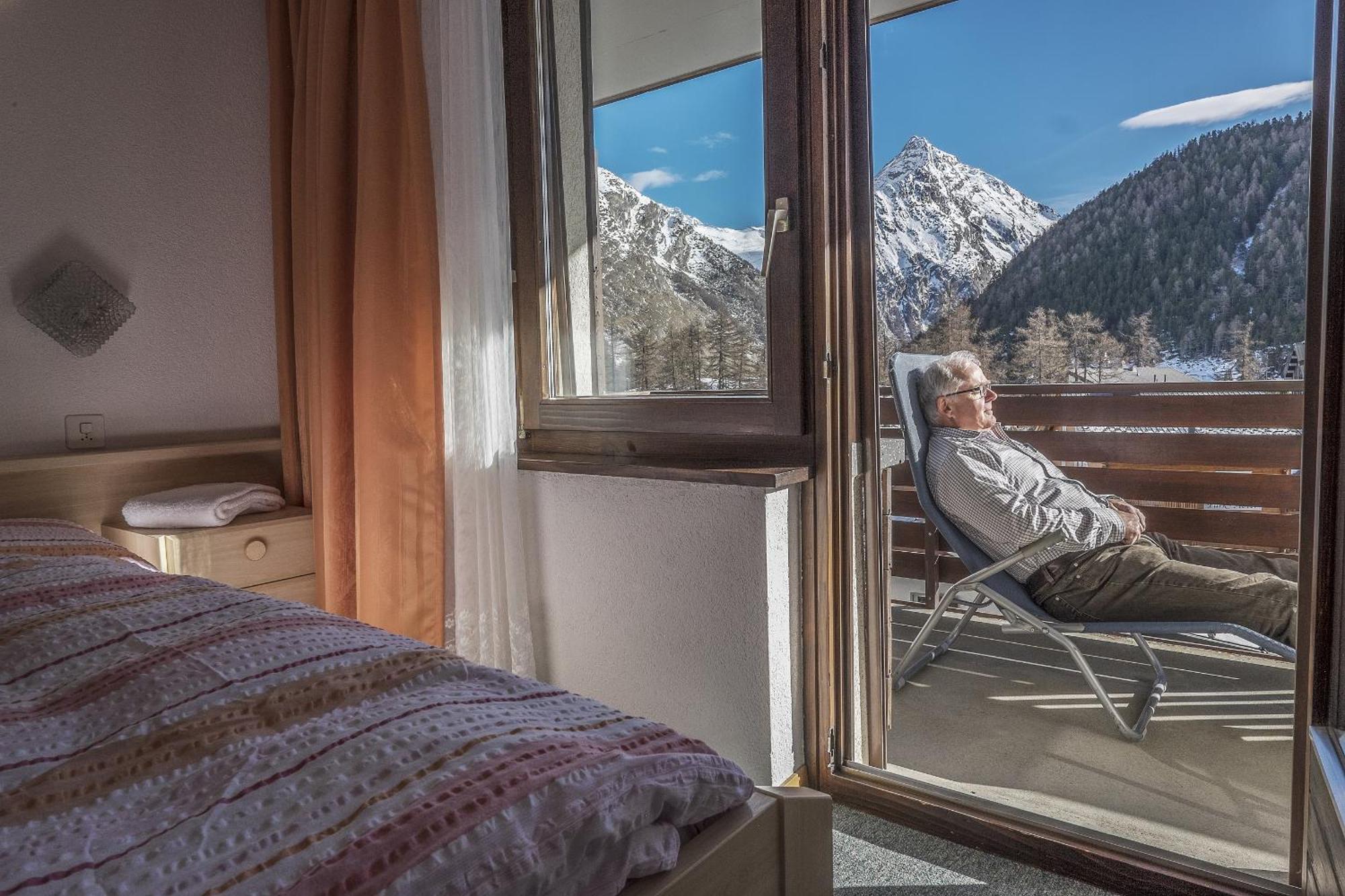 Apartments Bergrose Saas Fee Oda fotoğraf