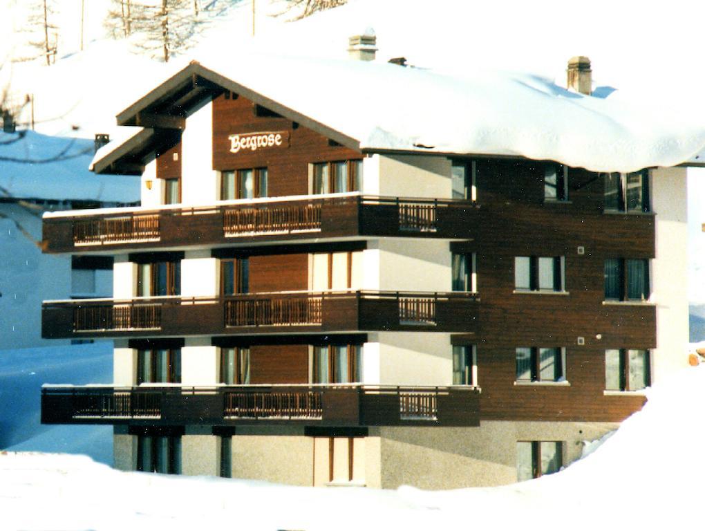 Apartments Bergrose Saas Fee Oda fotoğraf
